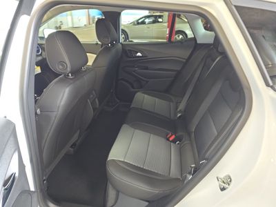 2025 Chevrolet Trax — photo 14 view