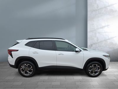 2025 Chevrolet Trax — photo 7 view