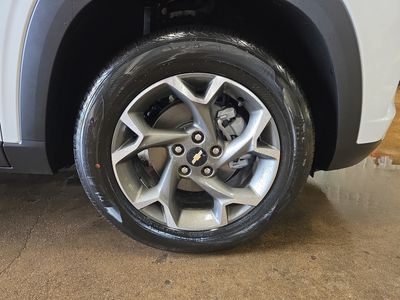 2025 Chevrolet Trax — photo 10 view