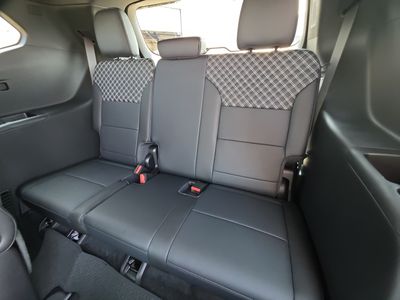 2026 GMC Acadia — photo 7 view