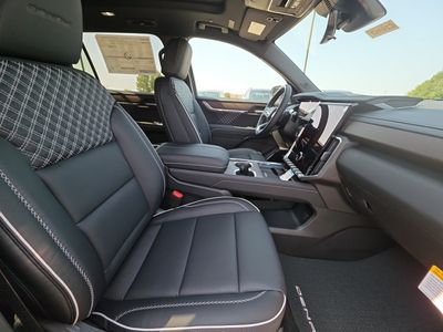 2026 GMC Acadia — photo 8 view