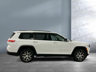 2025 Jeep Grand Cherokee L — interior view