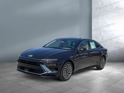 2025 Hyundai Sonata Hybrid — side profile view