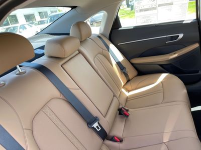 2025 Hyundai Sonata Hybrid — photo 8 view