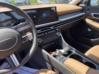 2025 Hyundai Sonata Hybrid — photo 9 view