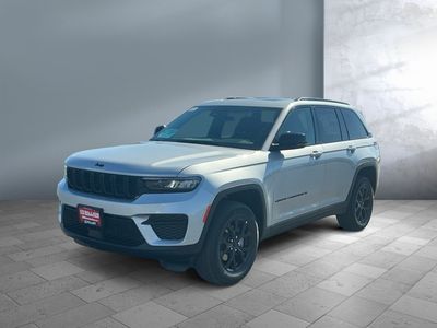 2025 Jeep Grand Cherokee — side profile view