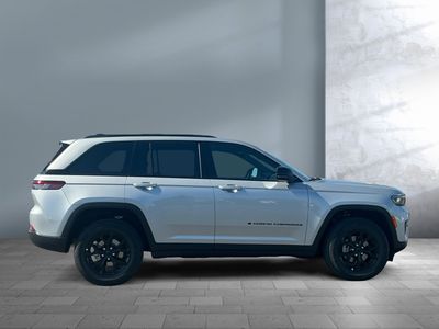 2025 Jeep Grand Cherokee — photo 7 view