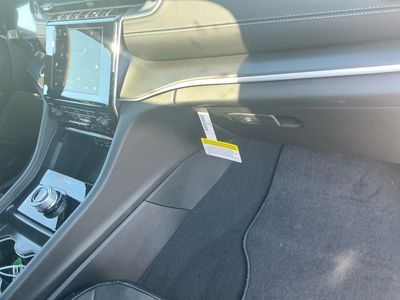 2025 Jeep Grand Cherokee — photo 8 view