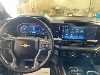 2023 Chevrolet Silverado 1500 — photo 8 view