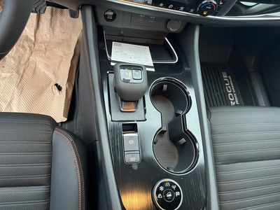 2026 Nissan Rogue - Photo 8