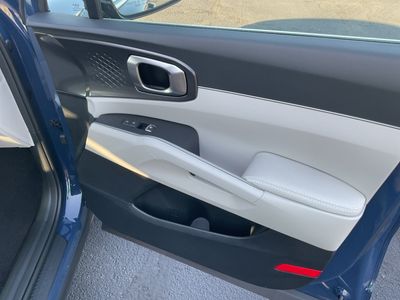 2026 Kia Sorento — photo 13 view