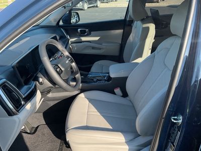 2026 Kia Sorento — photo 9 view