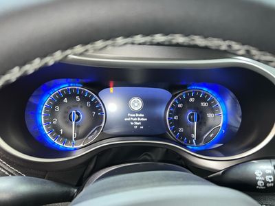 2026 Chrysler Pacifica — photo 12 view