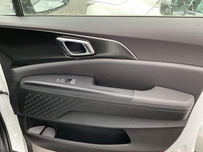 2026 Kia Carnival Hybrid - Photo 8
