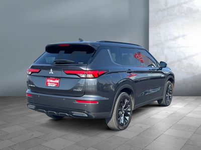 2025 Mitsubishi Outlander Plug-In Hybrid - Photo 2