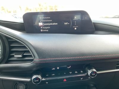 2024 Mazda Mazda3 Hatchback — photo 12 view