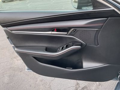 2024 Mazda Mazda3 Hatchback — photo 8 view