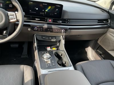 2026 Kia Carnival Hybrid — photo 14 view