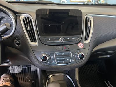 2023 Chevrolet Malibu — photo 11 view