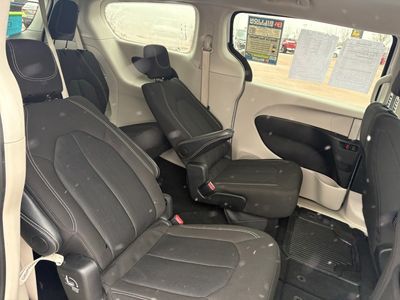 2024 Chrysler Voyager — photo 11 view