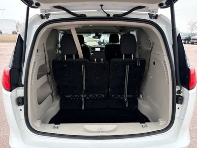 2024 Chrysler Voyager — photo 8 view