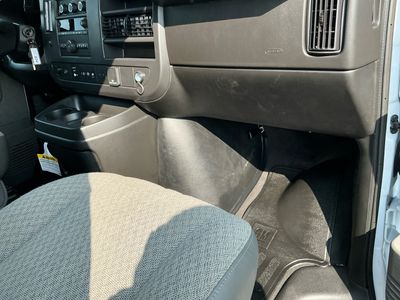 2025 Chevrolet Express Passenger - Photo 11