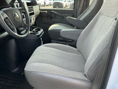 2025 Chevrolet Express Passenger - Photo 12