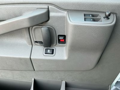 2025 Chevrolet Express Passenger - Photo 8