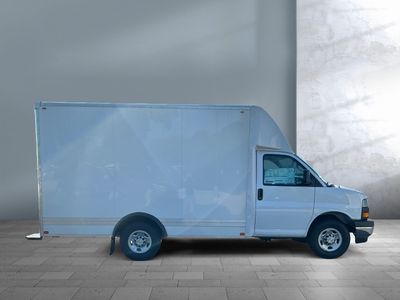 2025 GMC Savana Commercial Cutaway — detail view