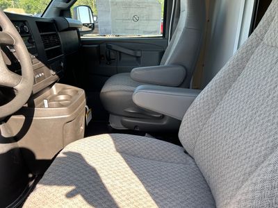 2025 GMC Savana Commercial Cutaway — photo 8 view