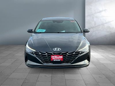 2022 Hyundai Elantra - Photo 1