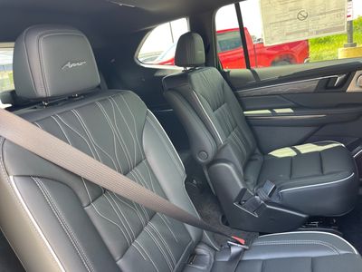 2025 Buick Enclave — photo 8 view
