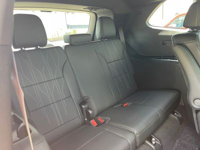 2025 Buick Enclave — photo 10 view