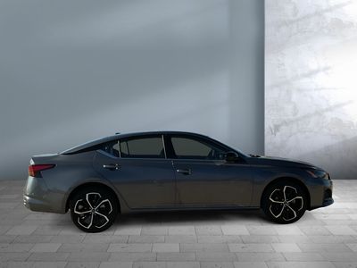 2025 Nissan Altima — photo 8 view