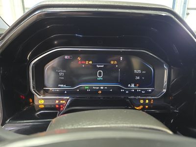 2025 Chevrolet Silverado 1500 — photo 10 view