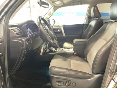 2018 Toyota 4Runner — photo 8 view