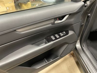 2025 Mazda CX-5 — photo 15 view