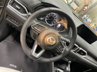 2025 Mazda CX-5 — photo 8 view
