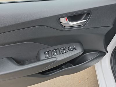 2018 Hyundai Accent - Photo 7