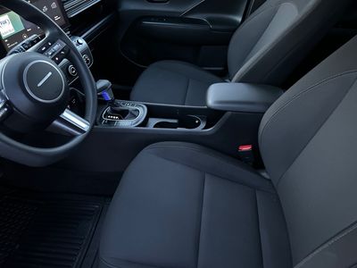 2024 Hyundai Kona — photo 12 view