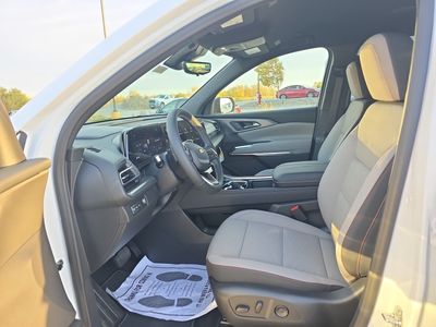 2026 Chevrolet Traverse — photo 14 view