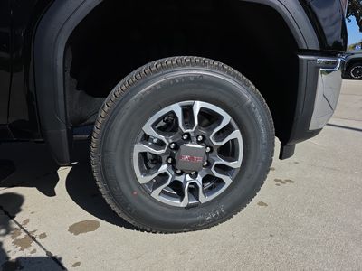 2026 GMC Sierra 2500HD — photo 11 view