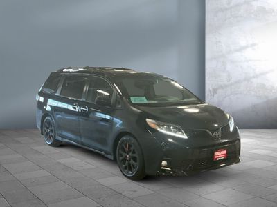 2019 Toyota Sienna — side profile view