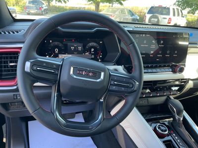 2024 GMC Canyon — photo 11 view