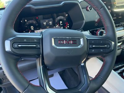 2024 GMC Canyon — photo 13 view