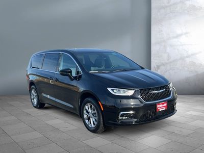2026 Chrysler Pacifica — front three-quarter view
