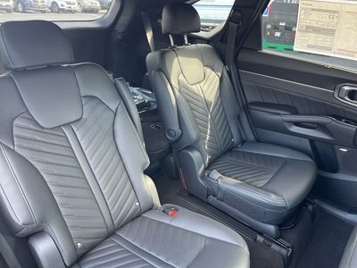 2026 Kia Sorento — photo 10 view