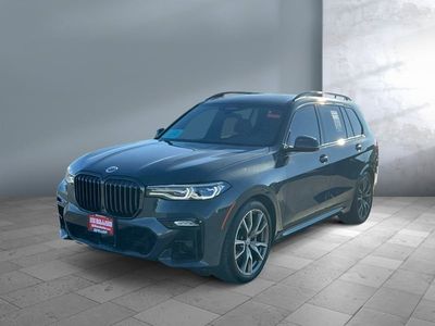 2022 BMW X7 — front three-quarter view