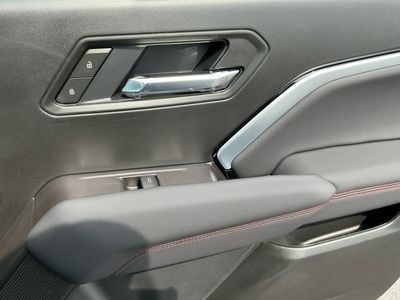 2026 Chevrolet Colorado — photo 15 view