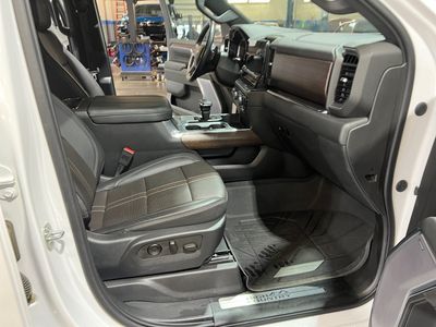 2023 Chevrolet Silverado 1500 — photo 8 view